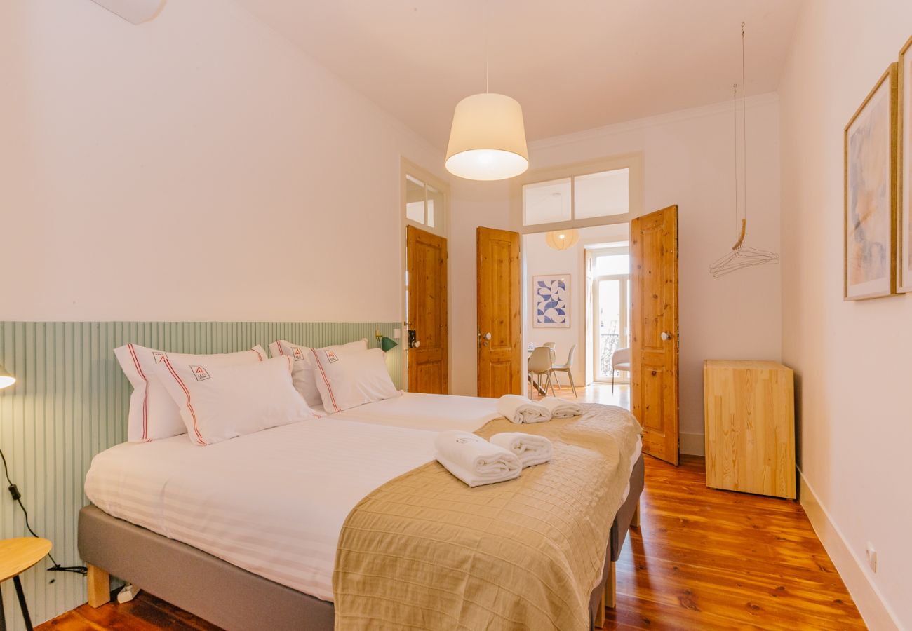 Apartment in Lisbon - NEW! RENT4REST CASTLE VIEW FAMILY & FRIENDS BAIRRO ALTO