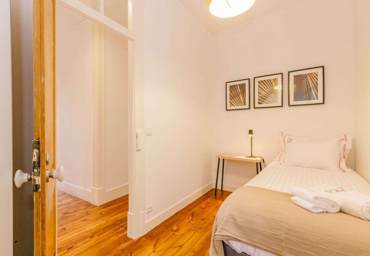 Apartment in Lisbon - NEW! RENT4REST CASTLE VIEW FAMILY & FRIENDS BAIRRO ALTO