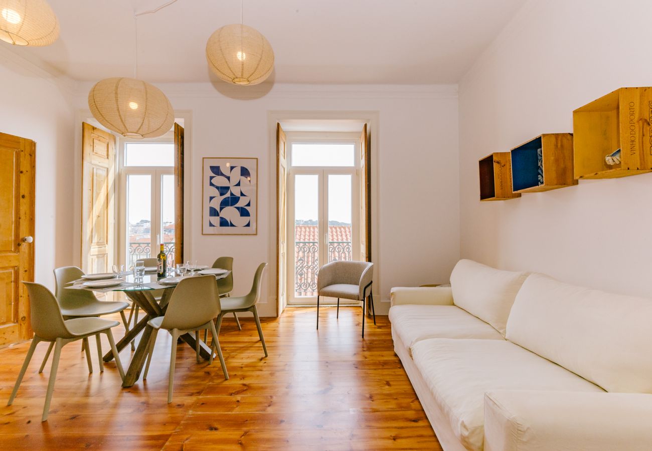 Apartment in Lisbon - NEW! RENT4REST CASTLE VIEW FAMILY & FRIENDS BAIRRO ALTO