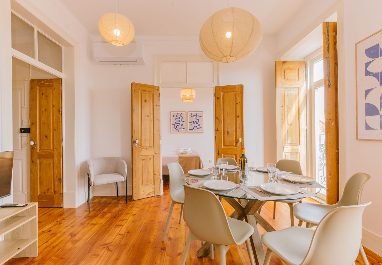 Apartment in Lisbon - NEW! RENT4REST CASTLE VIEW FAMILY & FRIENDS BAIRRO ALTO