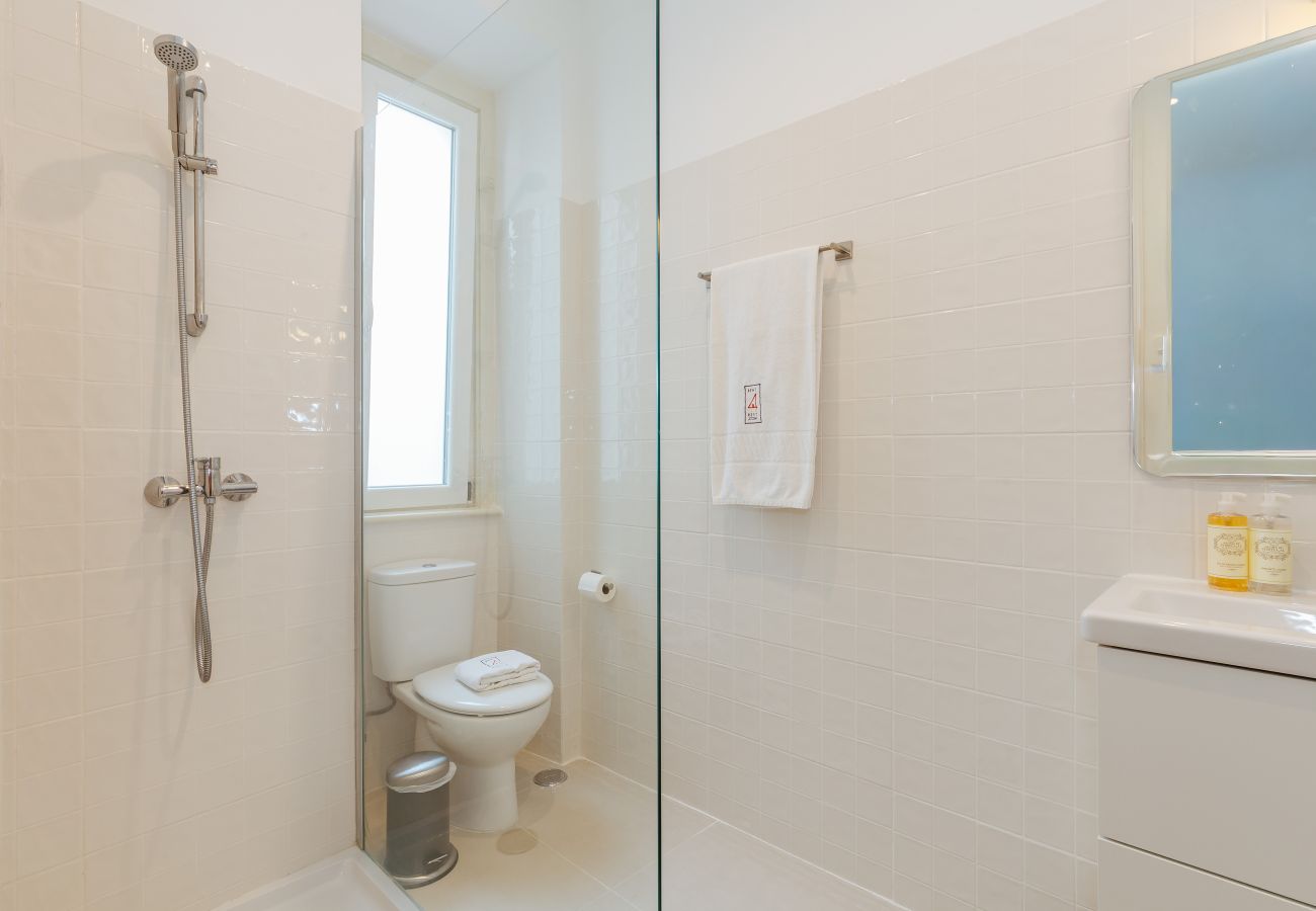 Apartment in Lisbon - RENT4REST CASTLE VIEW FAMILY & FRIENDS BAIRRO ALTO