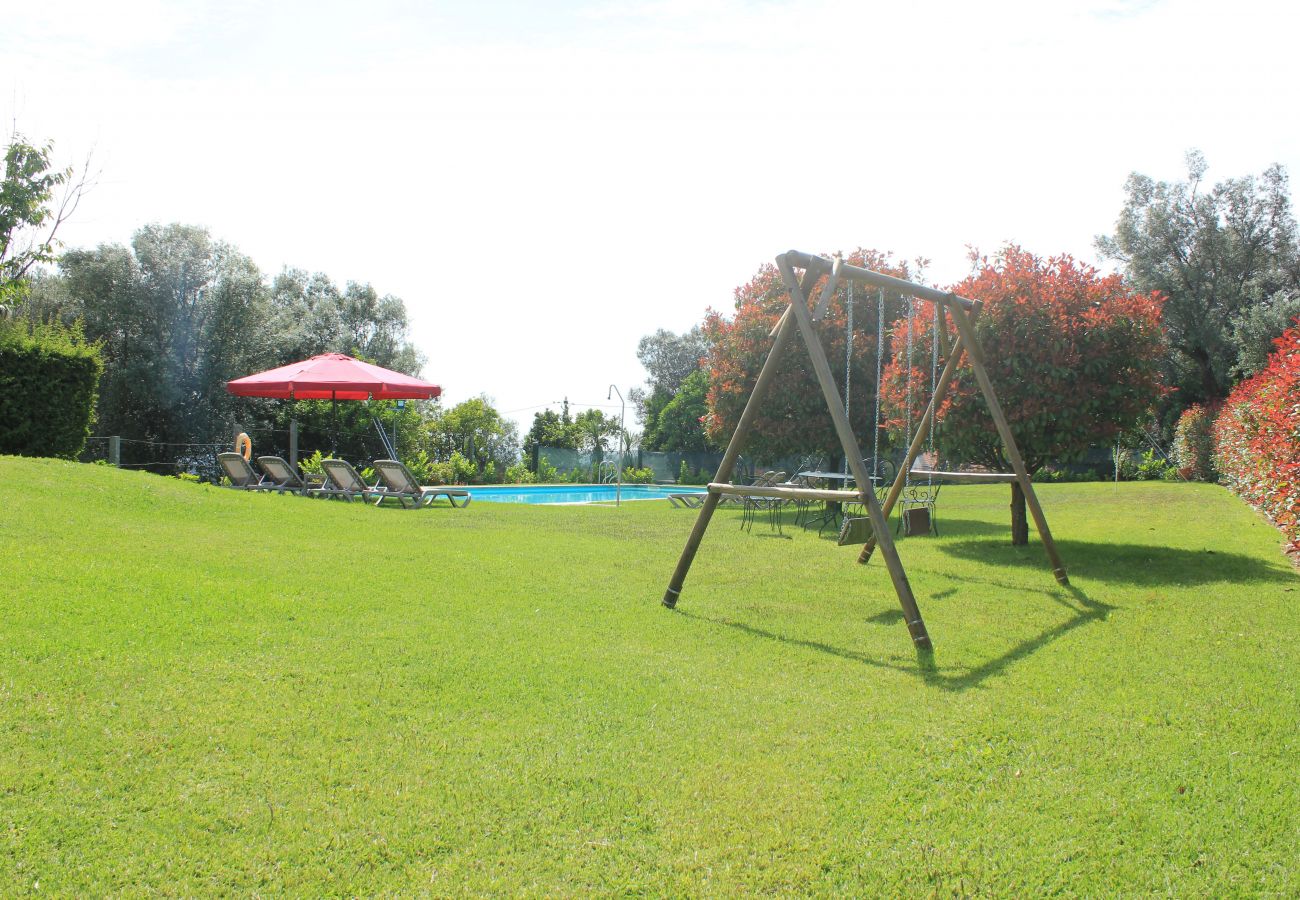 Casa rural en Amares - Quinta con piscina privada, sala de juegos y un gran jardín