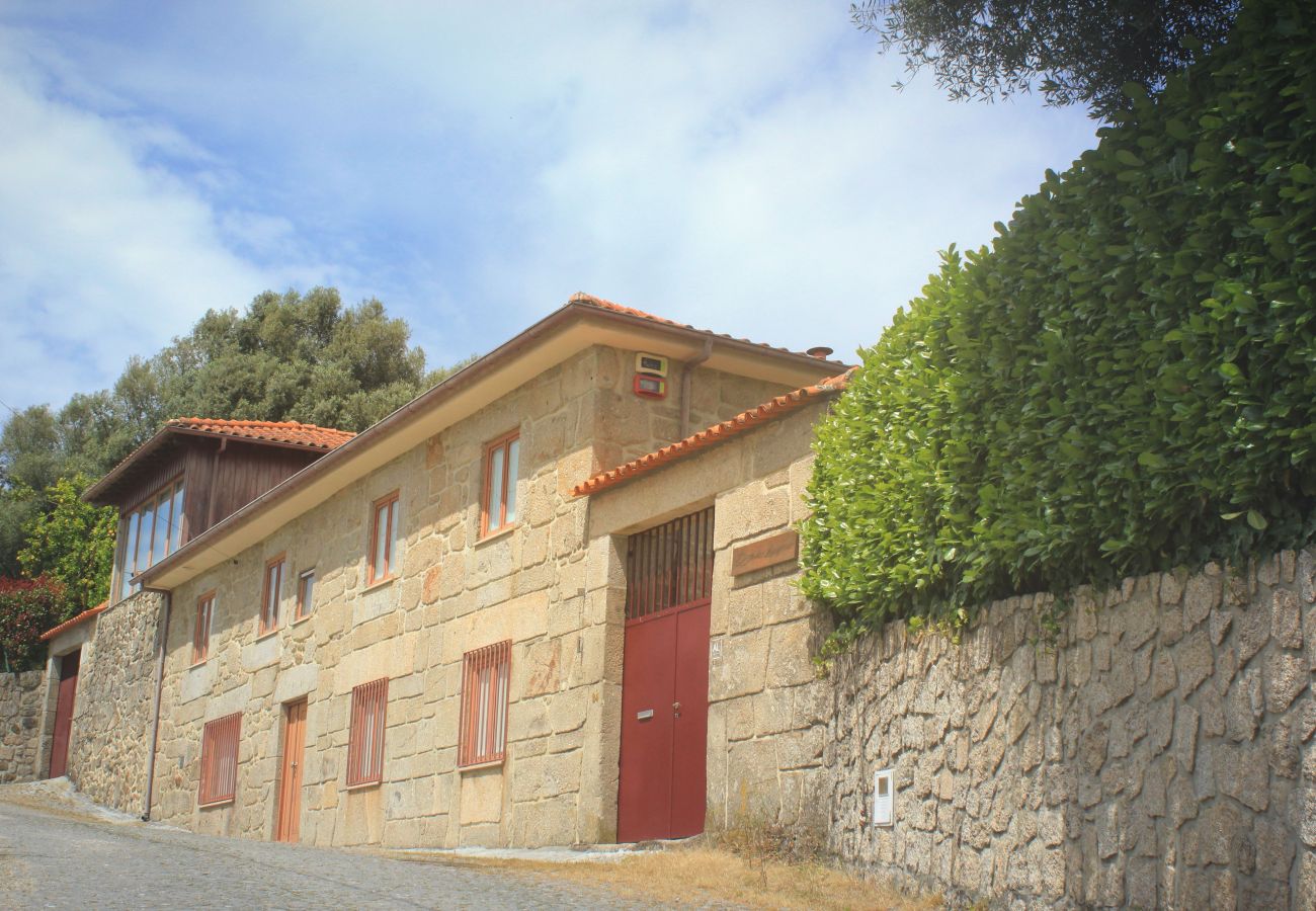 Casa rural en Amares - Quinta con piscina privada, sala de juegos y un gran jardín