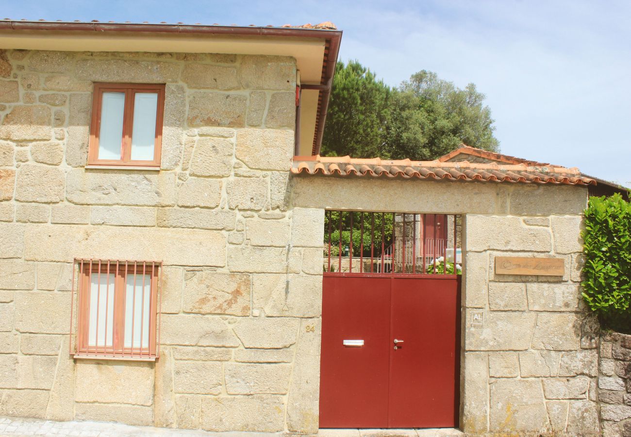 Casa rural en Amares - Quinta con piscina privada, sala de juegos y un gran jardín