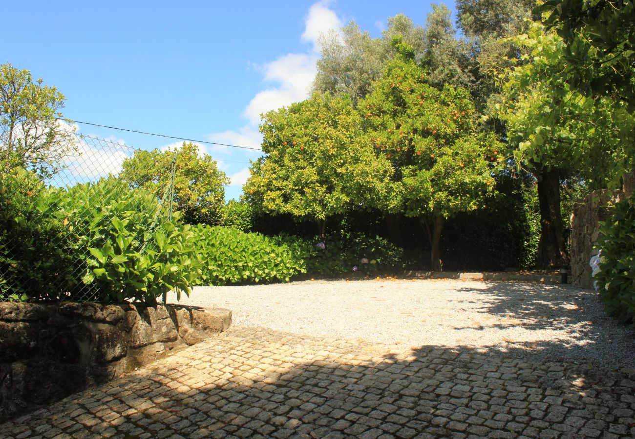 Casa rural en Amares - Quinta con piscina privada, sala de juegos y un gran jardín