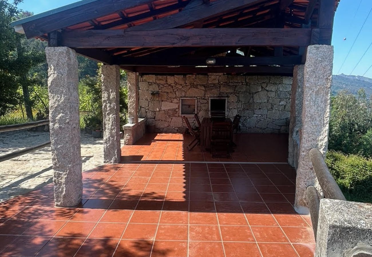 Villa en Gerês - Casa con piscina privada y fantásticas vistas de Gerês 