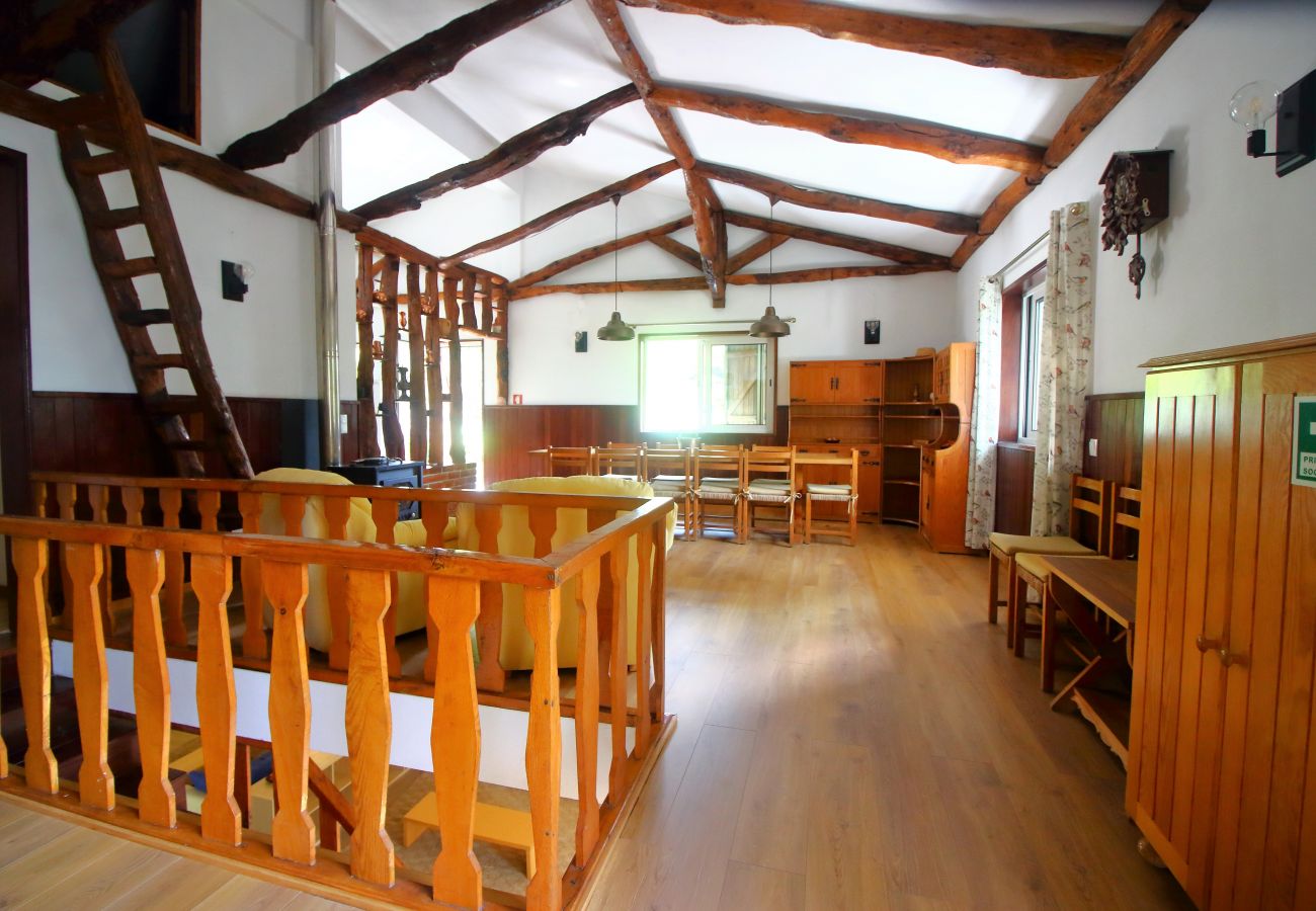 Casa en Gerês - Casa con piscina privada y pista de tenis en Gerês