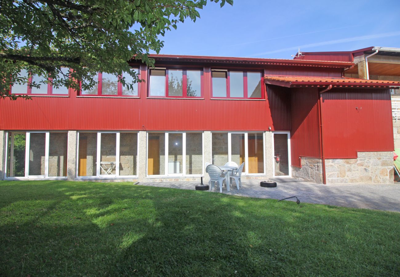 Casa rural en Terras de Bouro - Villa con piscina privada cerca de Gerês