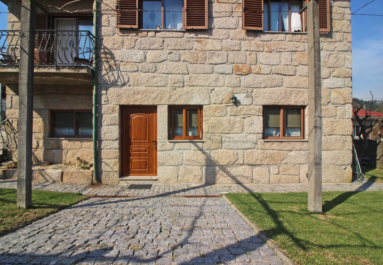 Apartamento en Terras de Bouro - Acogedora casa cerca de Gerês