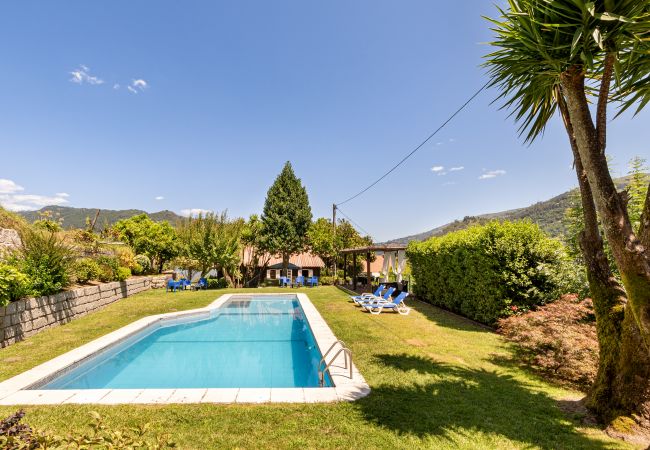 Chalet en Gerês - Chalé da Caniçada Chalet en Gerês - Chalé da Caniçada