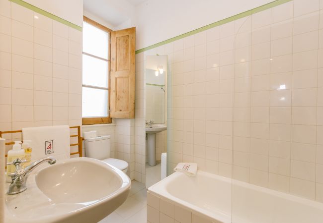 Apartamento en Lisboa - L4.4- CASTLE VIEW FAMILY & FRIENDS BAIRRO ALTO Apartamento en Lisboa - L4.4- CASTLE VIEW FAMILY & FRIENDS BAIRRO ALTO